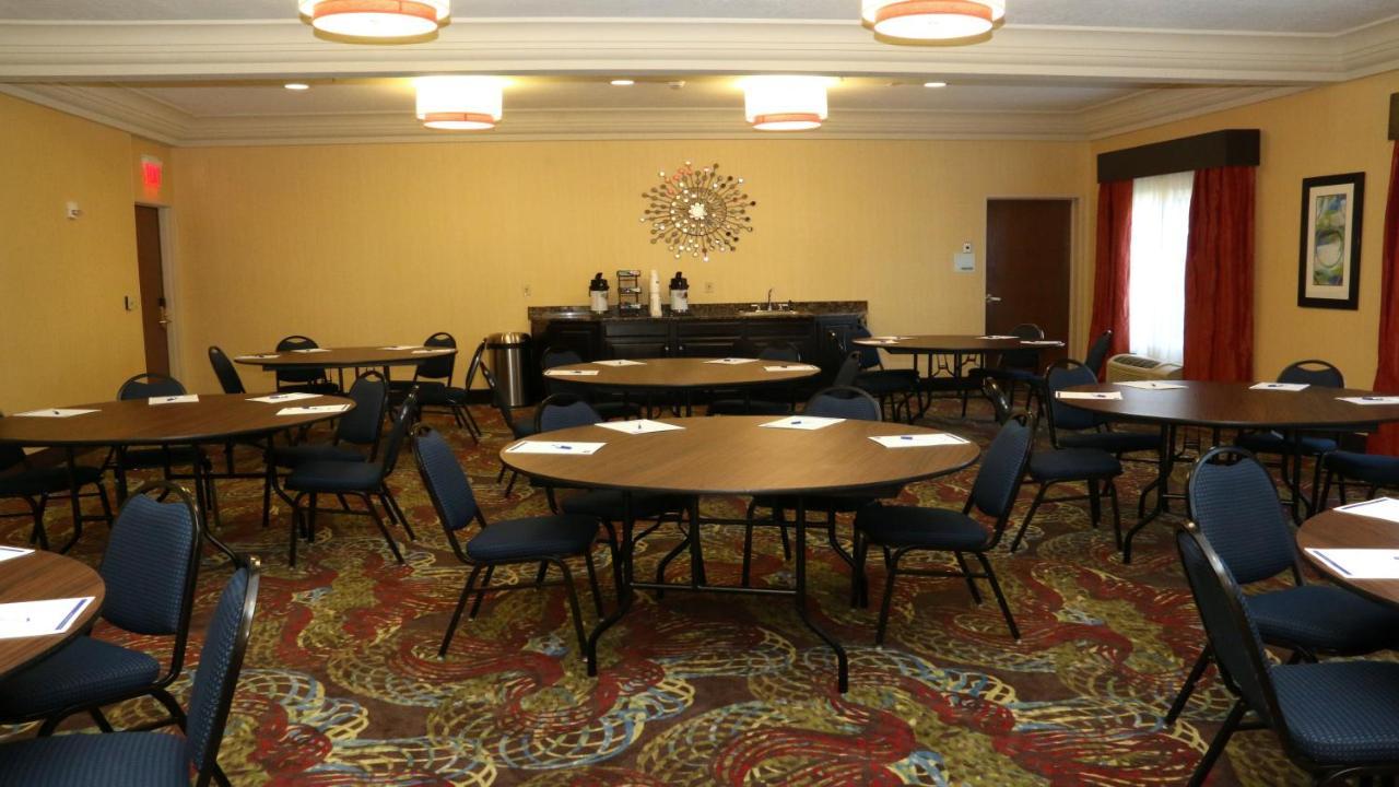 Holiday Inn Express Hotel & Suites Saginaw By Ihg Eksteriør billede